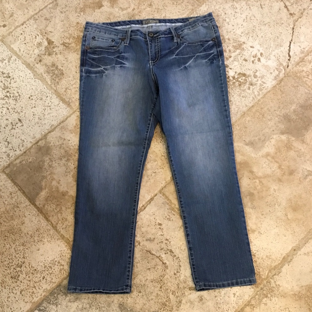 YMI Light Jean Capris